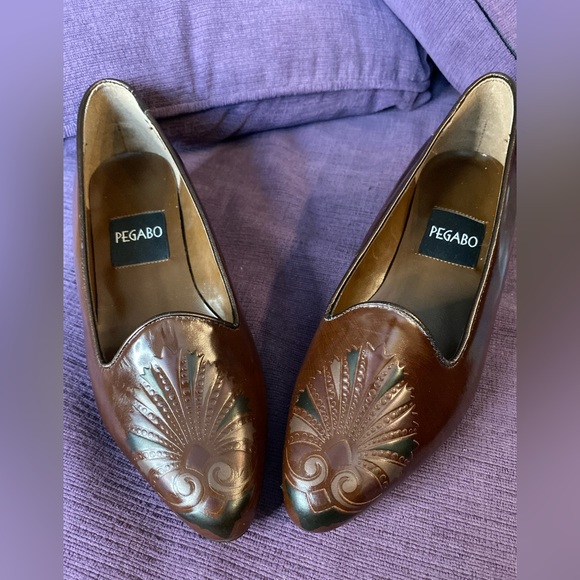 PEGABO vintage style brown 1" heal with artistic detail on the toe size 36/37 - Picture 3 of 13